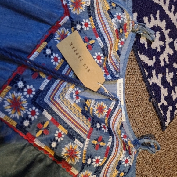 Blue jean shoulders cut out Top - Picture 3 of 3